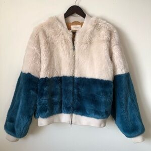 Aritzia two-tone faux fur bomber jacket -Golden by TNA -size LARGE -soft & fuzzy
